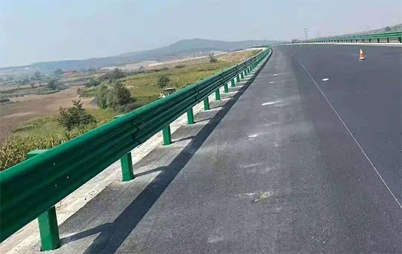 三沙高速路护栏